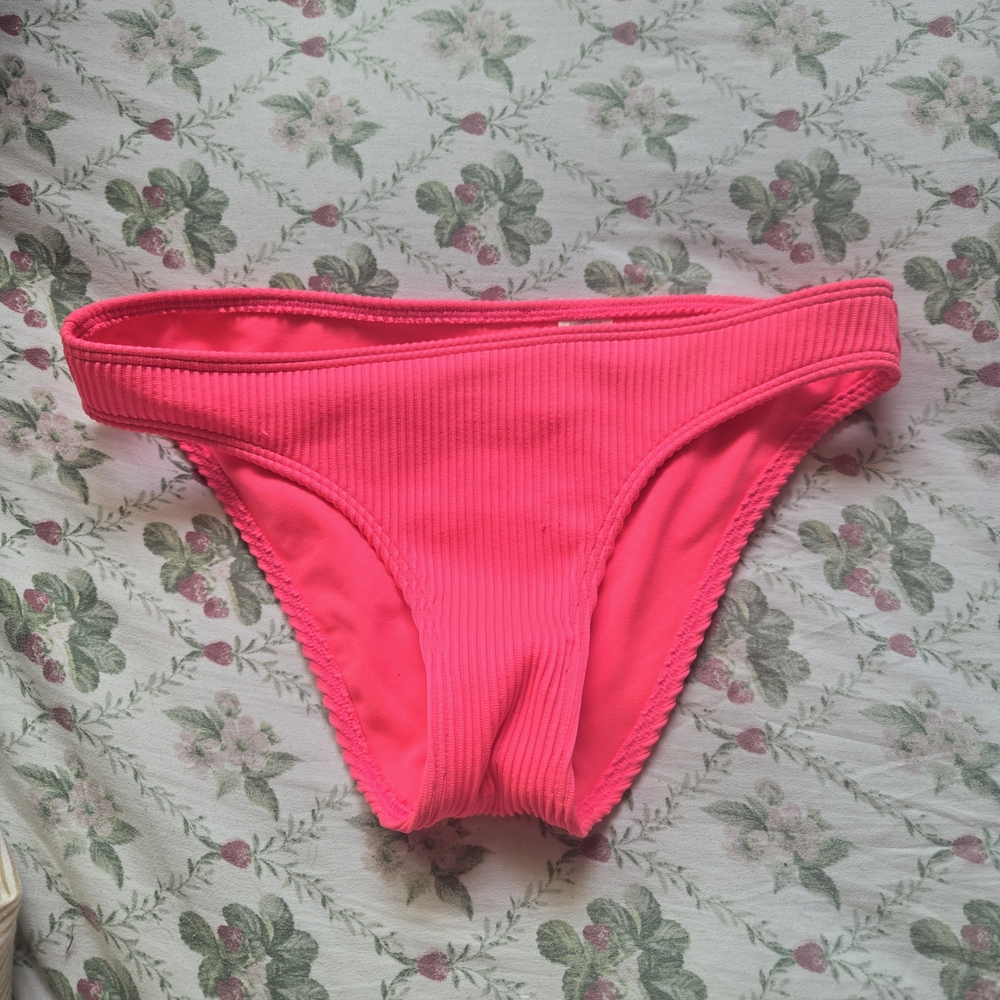🌸 Hollister Hot Pink Ribbed Bikini Bottom – Size XS (Never Worn)